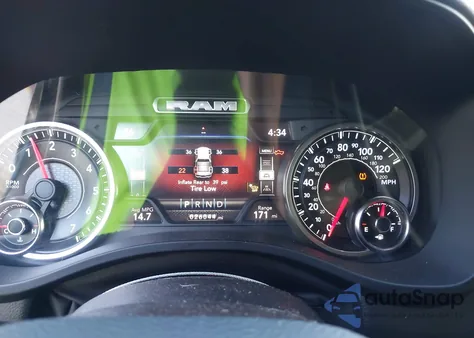 2022 Ram 1500 Big Horn 4X4 5'7 Box z USA, uszkodzony, nr VIN 1C6SRFFT2NN319436